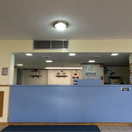 Americas Best Value Inn Newton Esterno foto
