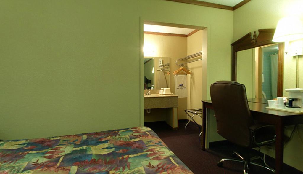 Americas Best Value Inn Newton Camera foto