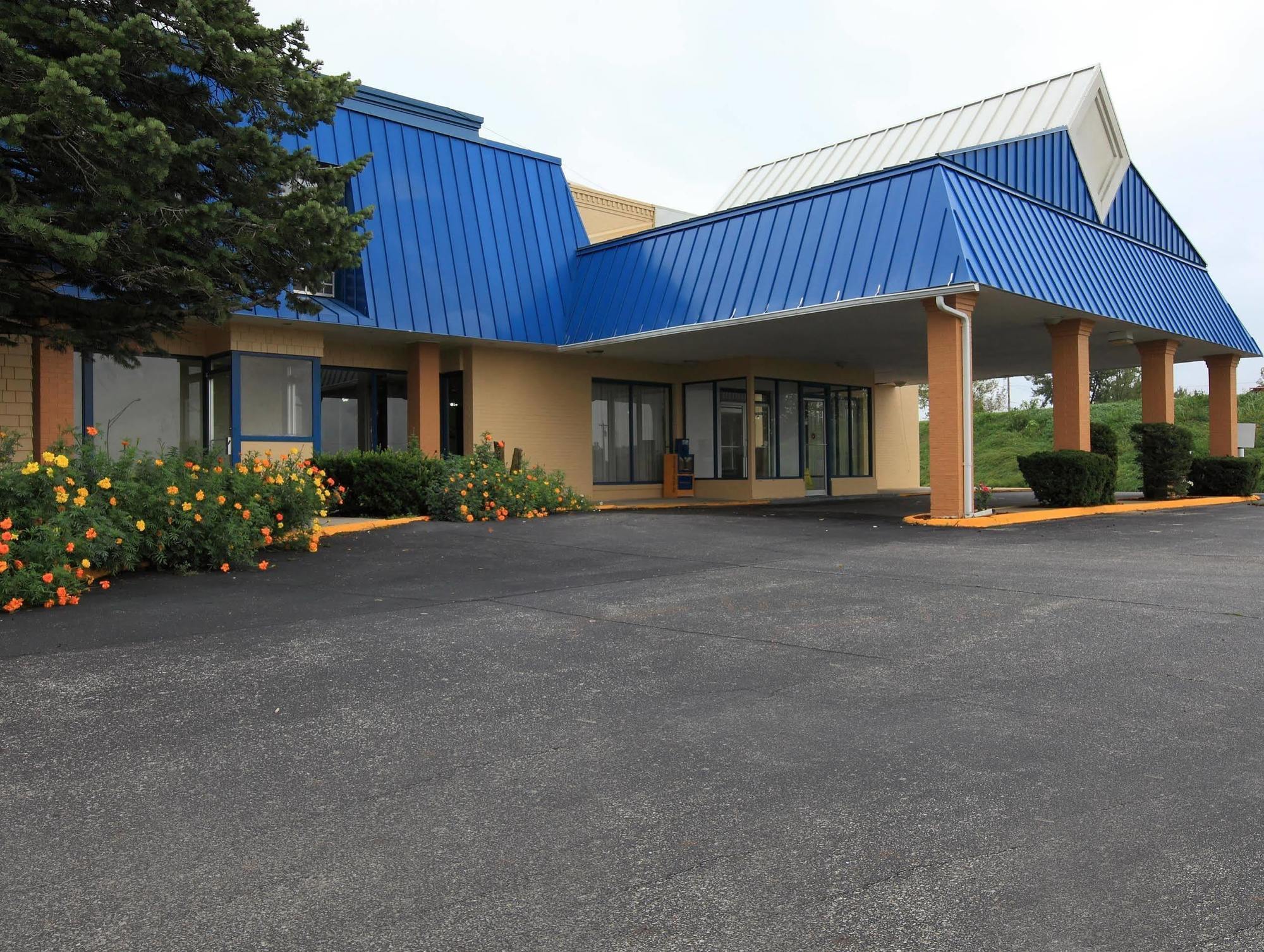 Americas Best Value Inn Newton Esterno foto