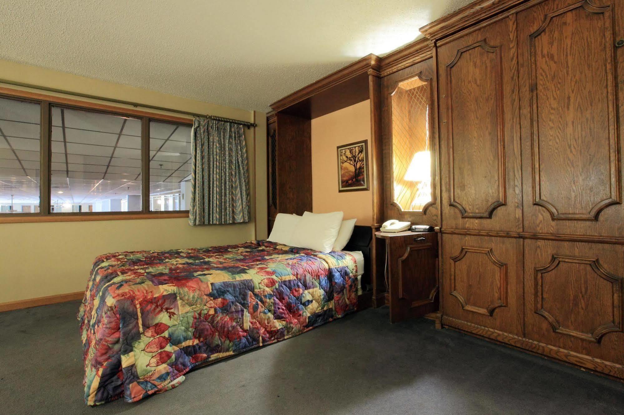 Americas Best Value Inn Newton Camera foto