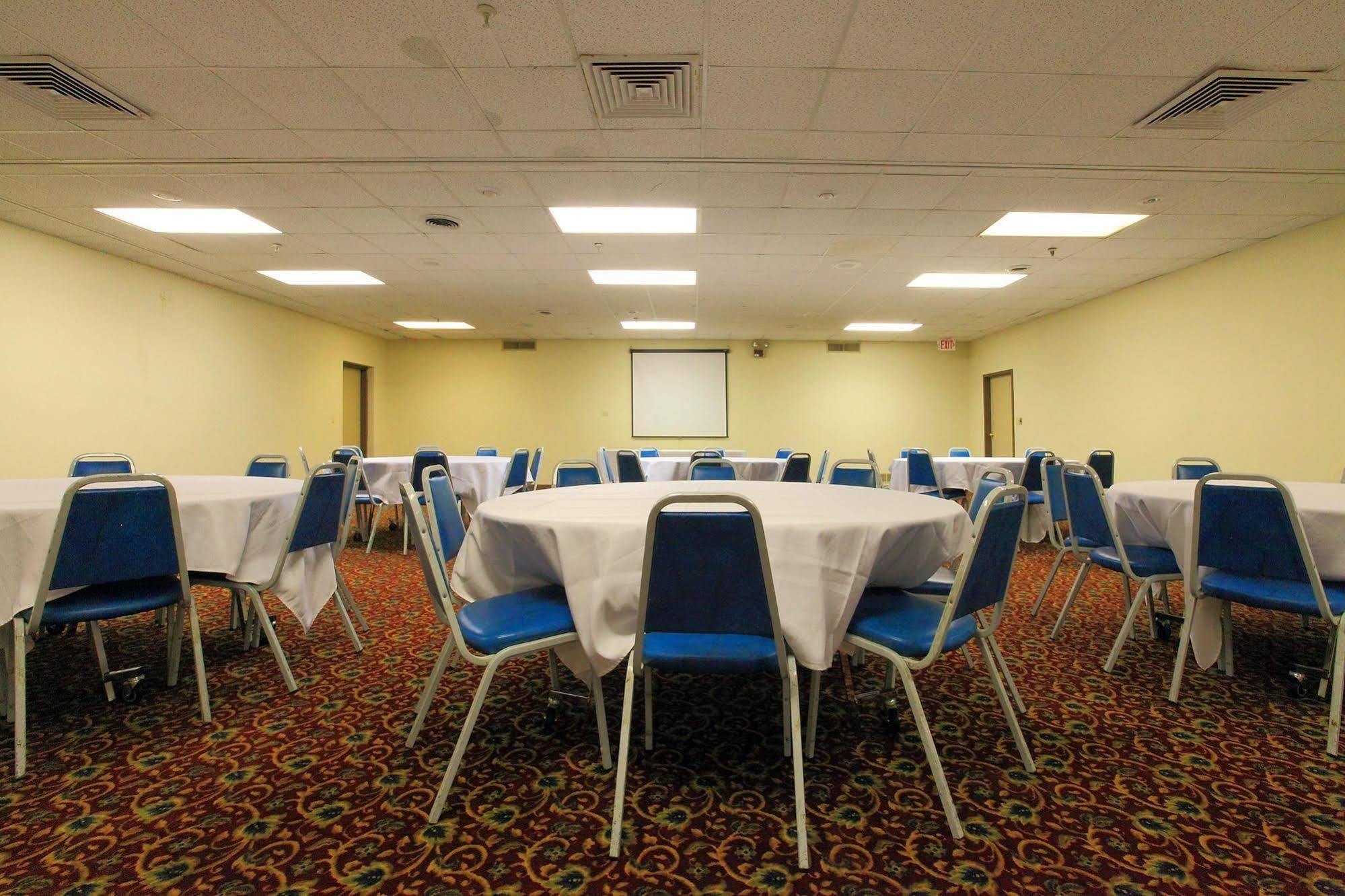 Americas Best Value Inn Newton Servizi foto